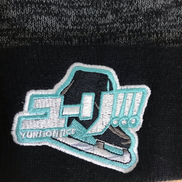 Yuri!!! On Ice Marled Watchman Beanie - Picture 2 of 11